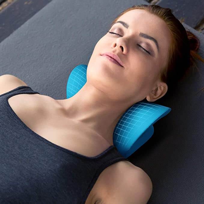 Neck Plus - Almofada Relaxante de Massagem e Alongamento Cervical